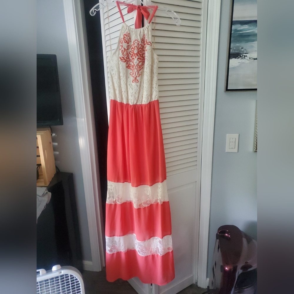 FLYING TOMATO Beautiful coral lace dress sz small
